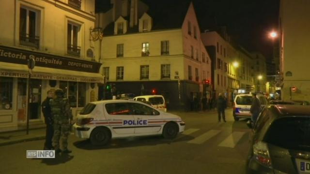 La rue Charonne à Paris vers minuit après une attaque