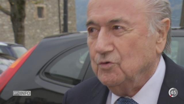 VS - FIFA: Sepp Blatter fait une première apparition publique depuis sa suspension de la FIFA