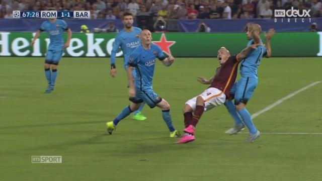 AS Roma - Barcelone (1-1). 67e minute: penalty ou non contre Mascherano, pour faute sur Nainggolan? A vous de juger