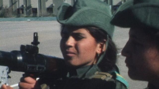 Tripoli, 1986. Femmes officiers en formation à l'Académie militaire féminine. [RTS]