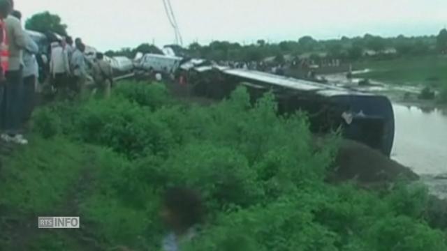 Deux trains bondés déraillent en Inde