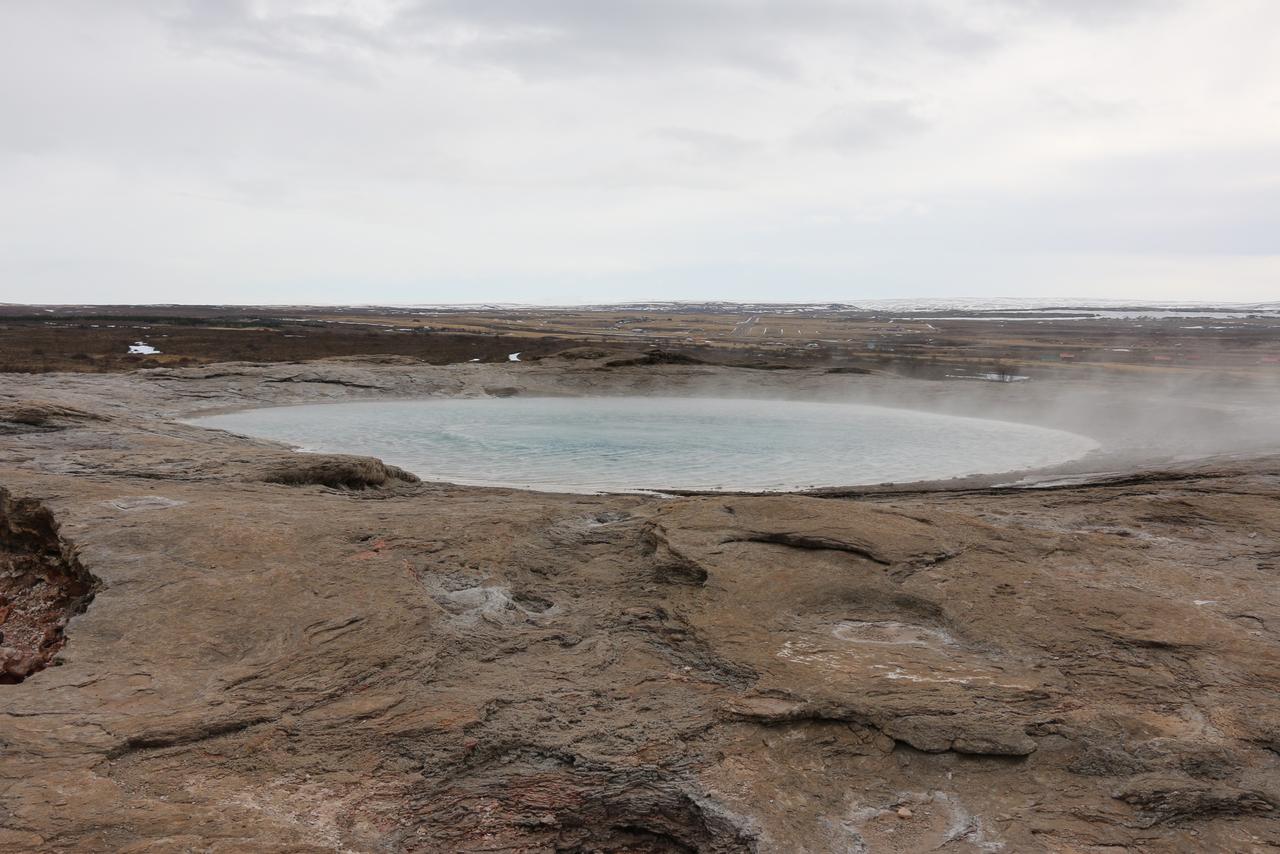 Le grand Geysir, ici au calme.