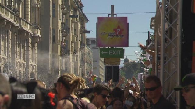 Des centaines de milliers de ravers pour la Street Parade de Zurich