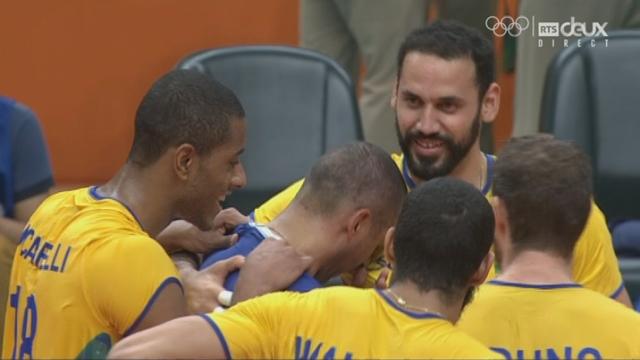 Volleyball, 1-2 finale messieurs: BRA-RUS (25-21; 25-20; 25-17): les Brésiliens sont en finale de leur tournoi!