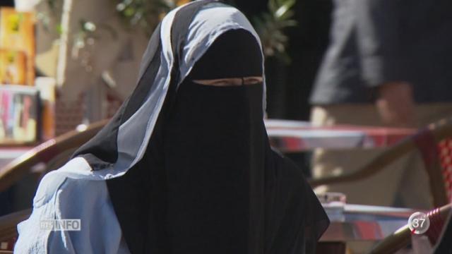 Le port de la burqa suscite le débat en Suisse