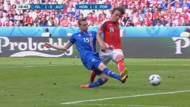 Gr.F, ISL-AUT (1-0): Bödvarsson ouvre la marque pour l'Islande!