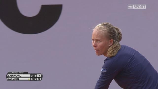 1-8e dames, A. Sadikovic (SUI) - J. Larsson (SWE) (3-6, 4-6): Larsson se qualifie pour les quarts de finale après un match facile contre la Suissesse