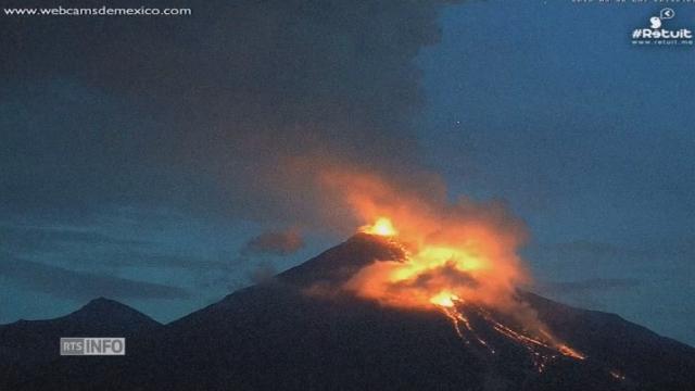 Images en accéléré de l'éruption du volcan Colima au Mexique