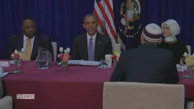 Barack Obama visite une mosquée aux Etats-Unis