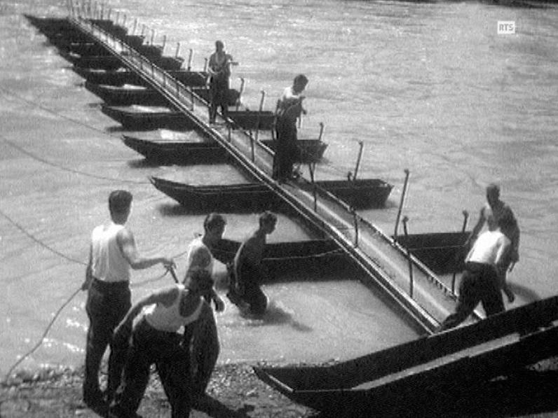 Un pont sur le Rhône