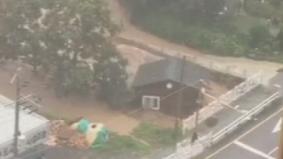 Le tyhon Chaba arrache une maison en Corée du Sud