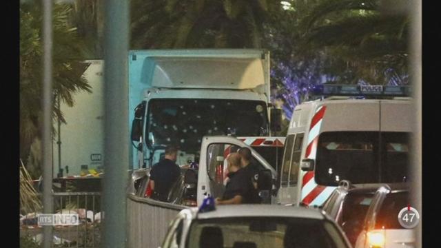 Attentat de Nice: un homme au volant d'un camion lancé à pleine vitesse tue 84 personnes