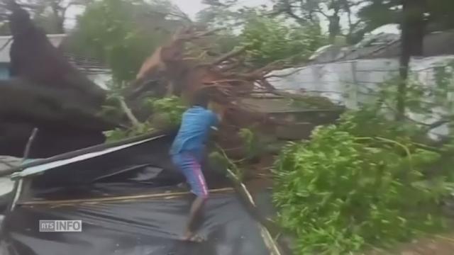 Le cyclone Vardah frappe le sud-est de l'Inde