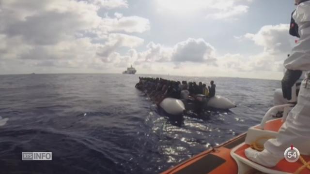 Italie: des milliers de migrants continuent d'arriver