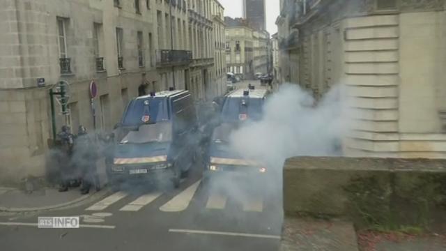 Heurts à Paris et à Nantes