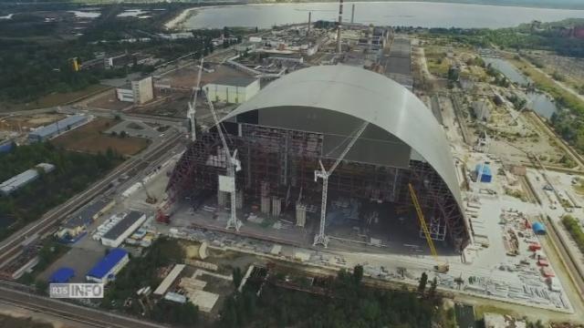 Images aériennes de l'arche de confinement de Tchernobyl