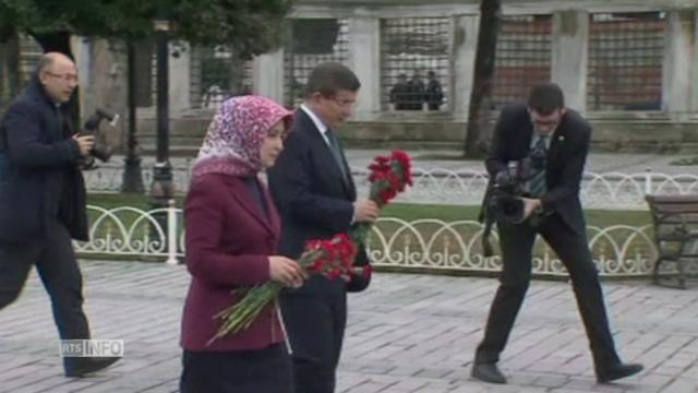 Ahmet Davutoglu et Thomas de Maizière se recueillent sur les lieux de l'attentat