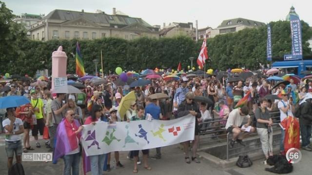 FR: 5000 personnes ont défilé pour la Gay Pride