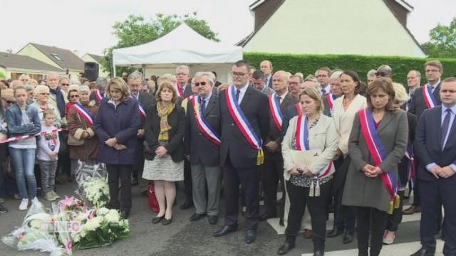 La France se recueille après la tuerie de Magnanville