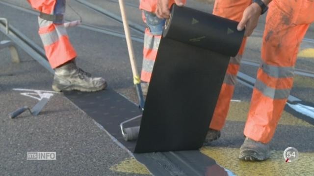 Les rails du tram ont été bouchés pour l’arrivée du Tour de France à Berne