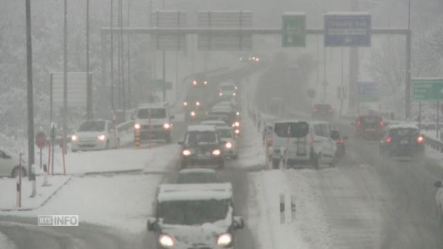 La neige perturbe le trafic sur les routes fribourgeoises