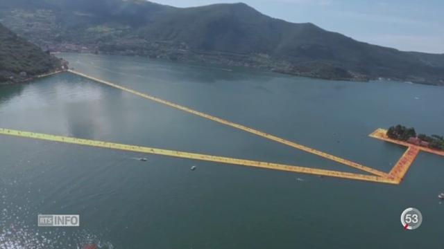 L’artiste Christo a conçu une passerelle flottante sur les eaux du lac Iseo
