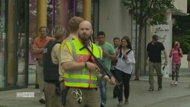 Des dizaines de personnes fuient le centre commercial à Munich