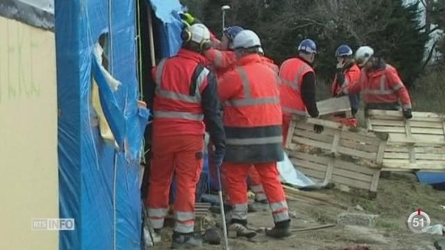 France: l'évacuation de la "Jungle" de Calais se poursuit