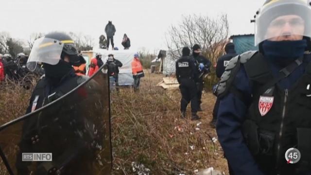 Jungle de Calais: la France se révèle le bras policier de la politique migratoire britannique