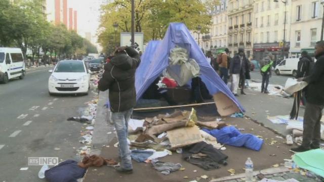 A Paris, les campements de migrants grossissent à vue d'oeil