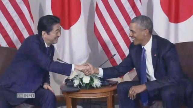 La poignée de main entre Obama et Abe à Pearl Harbor
