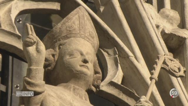 FR: le public peut à nouveau admirer le portail sud de la Cathédrale après 5 ans de restauration