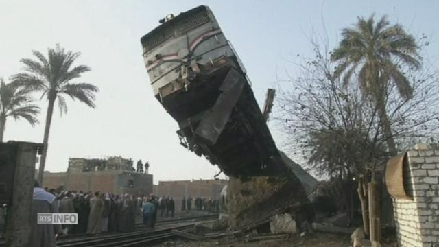 Spectaculaire déraillement en Egypte