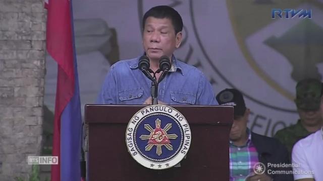Le président philippin dit avoir tué un homme