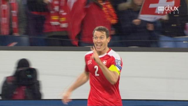 Suisse - Îles Féroé (2-0). 83e minute: c’est Lichtsteiner, de la tête, après un centre de Rodriguez, qui délivre la Suisse