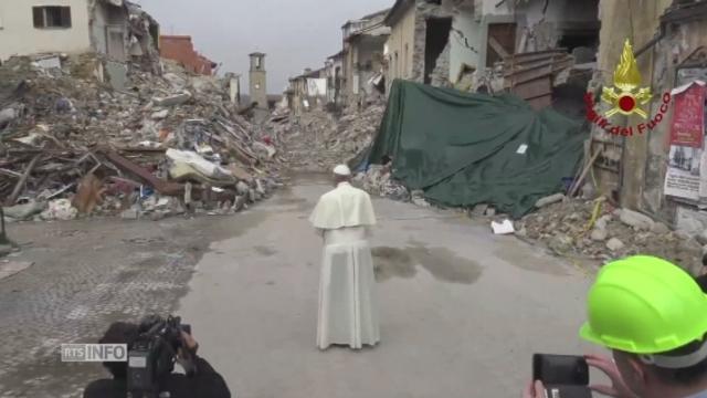 Le pape sur les ruines d'Amatrice