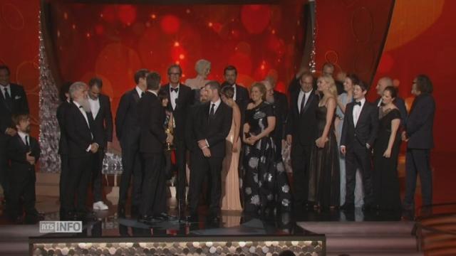 L'équipe de Game Of Thrones sur la scène des Emmy