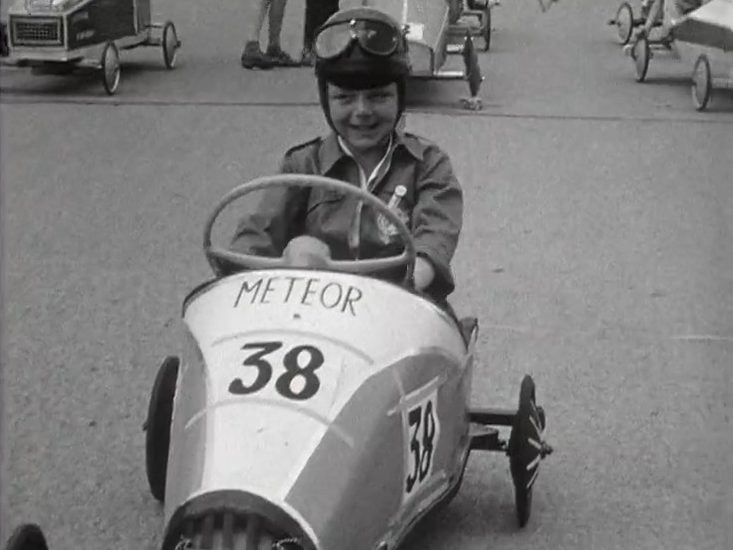 Course de caisse à savon en 1957. [RTS]