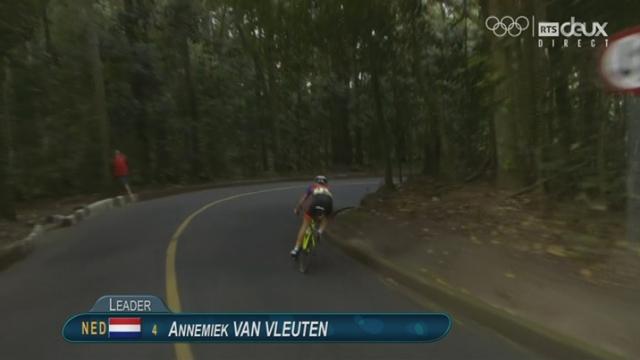 Cyclisme: grosse chute d'Annemiek van Vleuten (NED). Elle est consciente mais pas de détails sur les blessures