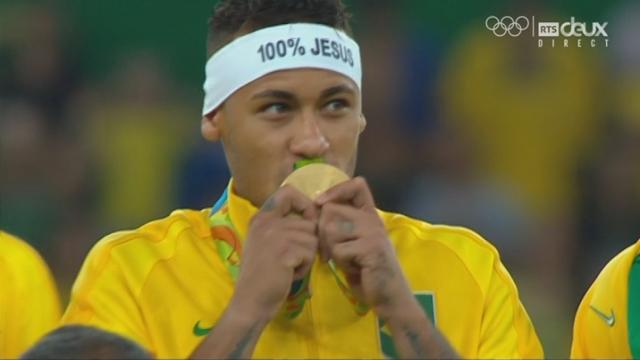 Football messieurs: la cérémonie de remise des médailles après la victoire du Brésil