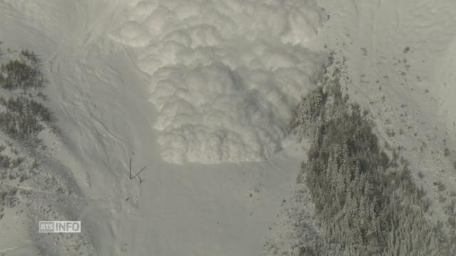 Extraordinaires images de l'avalanche artificielle d'Anzère