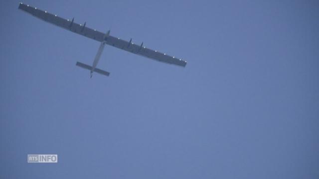 Solar Impulse survole les pyramides