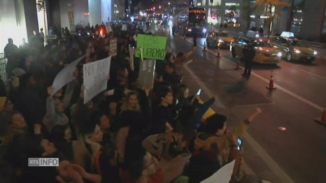 Deuxième jour de manifestation devant la tour Trump