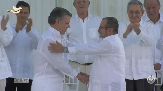 Colombie: l'accord de paix entre le gouvernement et les FARC a été signé