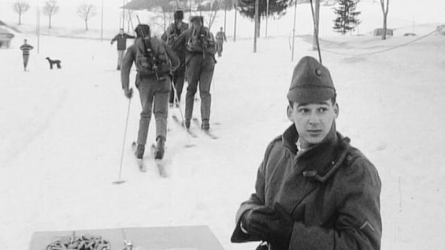 Compétition de patrouille à ski en 1969. [RTS]