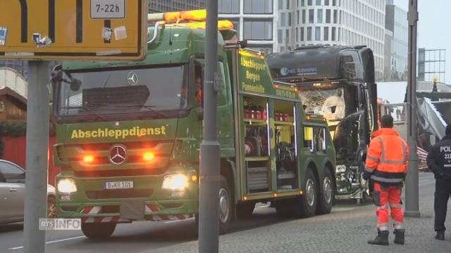 Le camion-bélier évacué des lieux de l'attaque à Berlin