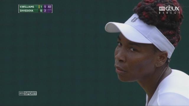 ¼ dames. Venus Williams (USA-8) - Yaroslava Shvedova (KAZ) (7-6 6-2). L’aînée des Williams sera en demis. Sa 2e balle de match est la bonne