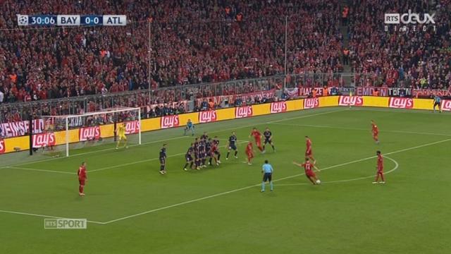 ½, Bayern Munich – Atl. Madrid (1-0): ouveture de score de Xabi Alonso sur coup franc