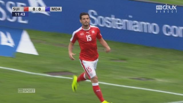 Suisse – Moldavie (1-0). 12e minute: belle ouverture du score par Blerim Dzemaili