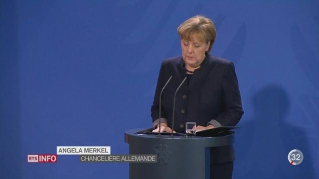 Attentat de Berlin: Angela Merkel s'est rendue sur les lieux où un camion fou a tué 12 personnes